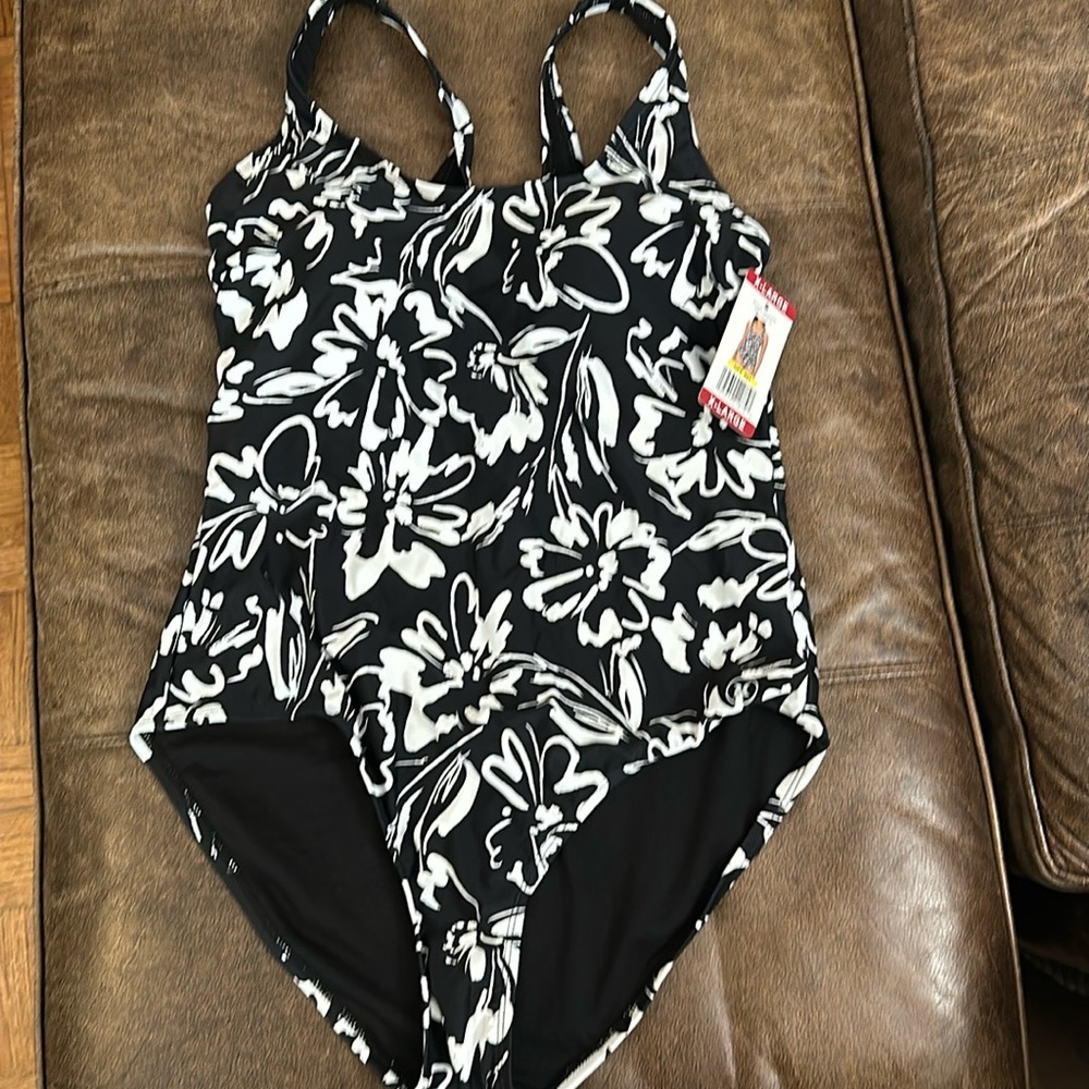 NWT one piece Hurley swimsuit size XL